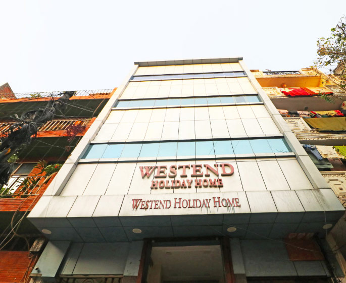 Luxury hotel stay in Delhi with modern amenities