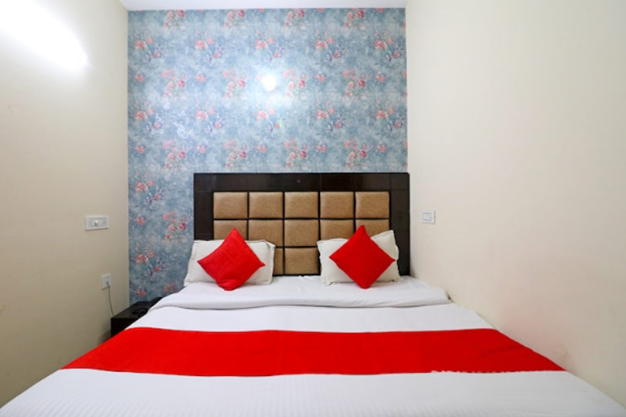 Standard Room in Delhi hotel